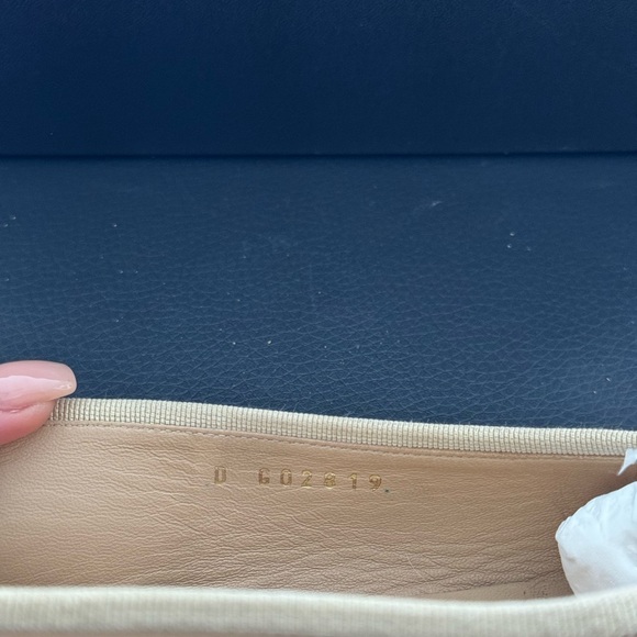 CHANEL beige and black ballerinas - Picture 3 of 11